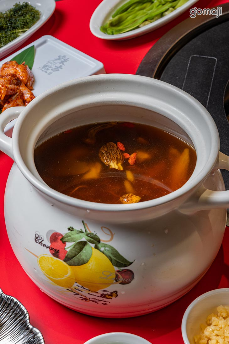 雲南野生菌土雞鍋