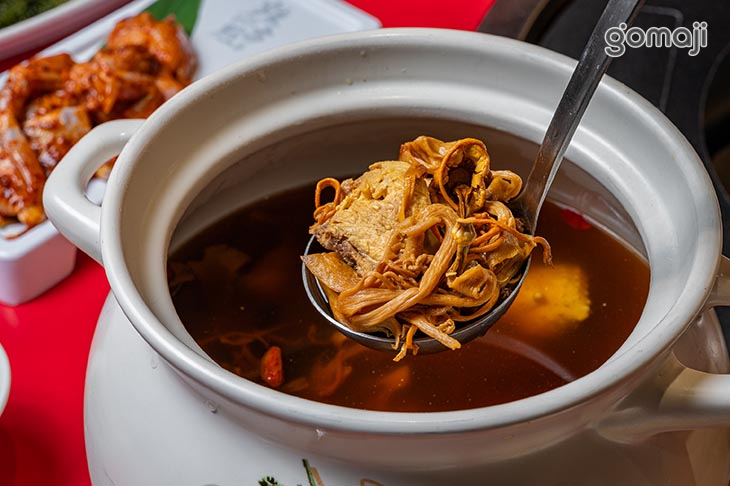 雲南野生菌土雞鍋