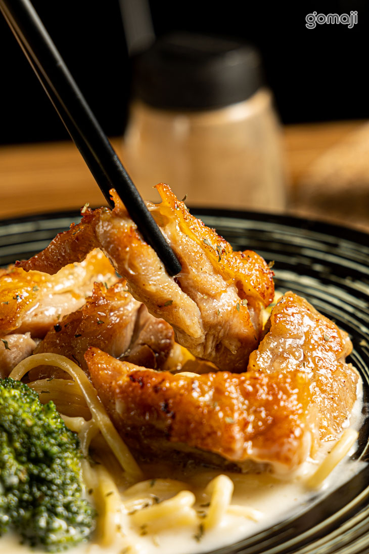 奶香白醬香煎G腿義大利麵 