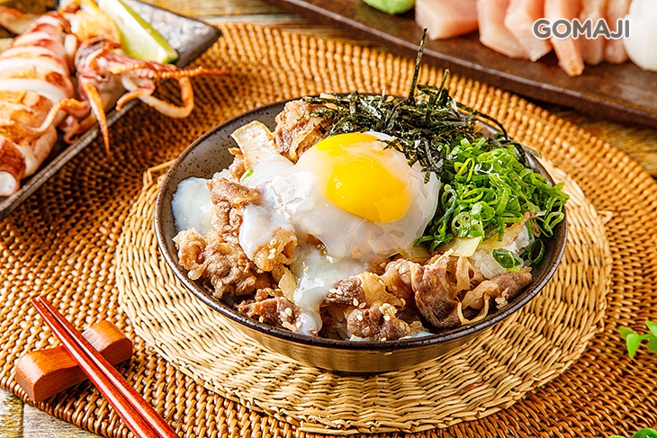 肥牛蔥花丼飯
