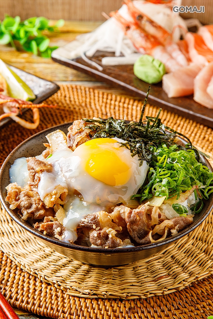 肥牛蔥花丼飯