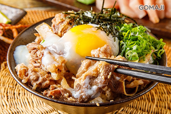 肥牛蔥花丼飯