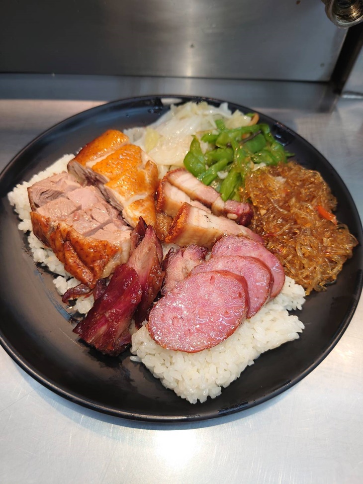 招牌五寶飯一份