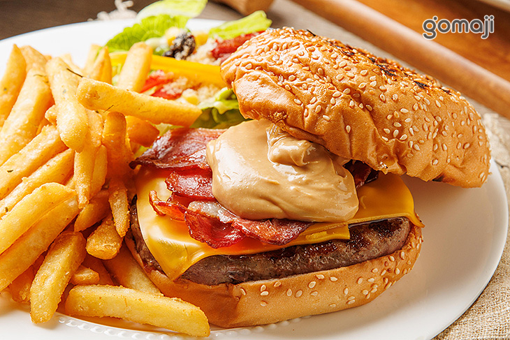 花生醬牛肉培根漢堡
