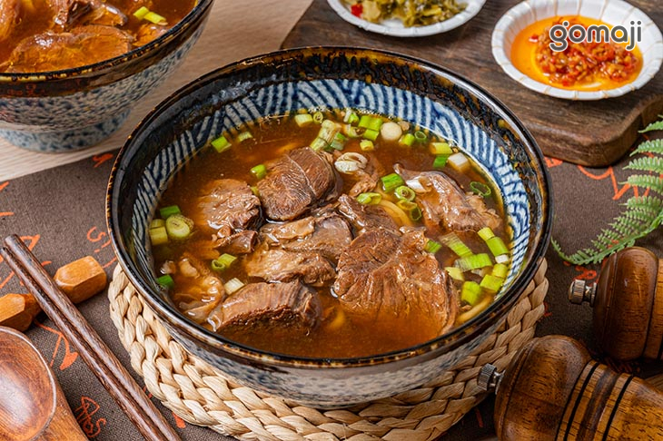 紅燒牛肉麵(細麵)麵可選