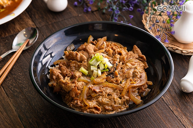 日式丼飯豬
