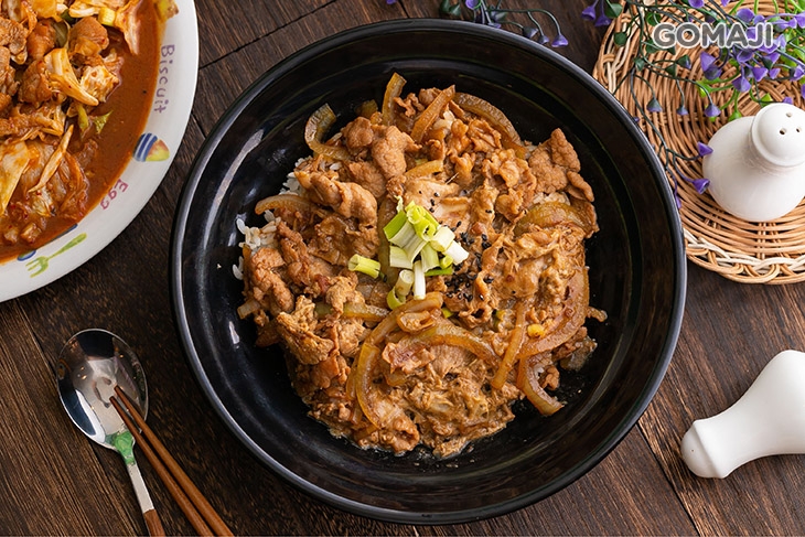 日式丼飯豬