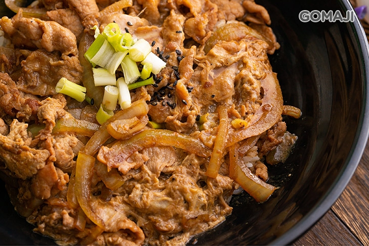 日式丼飯豬