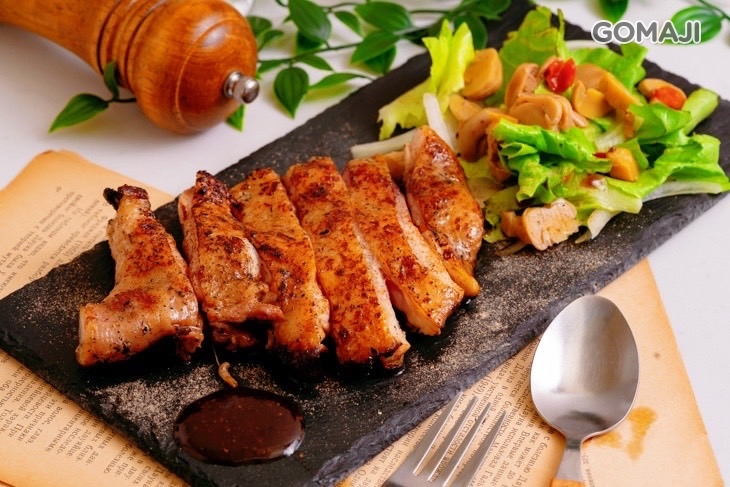 闆娘秘製哈妮雞腿排