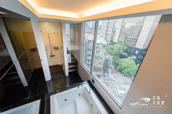 環景豪華雙人房(約15坪/101市景，附按摩浴缸)