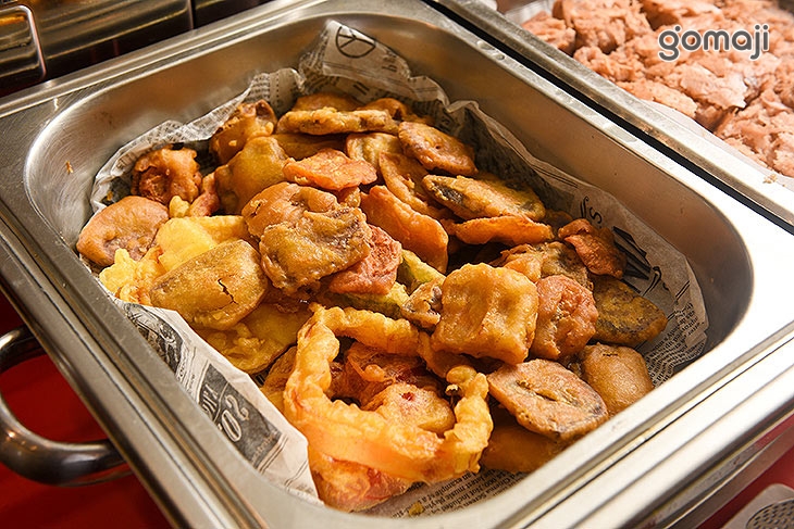 午餐自助百匯吃到飽