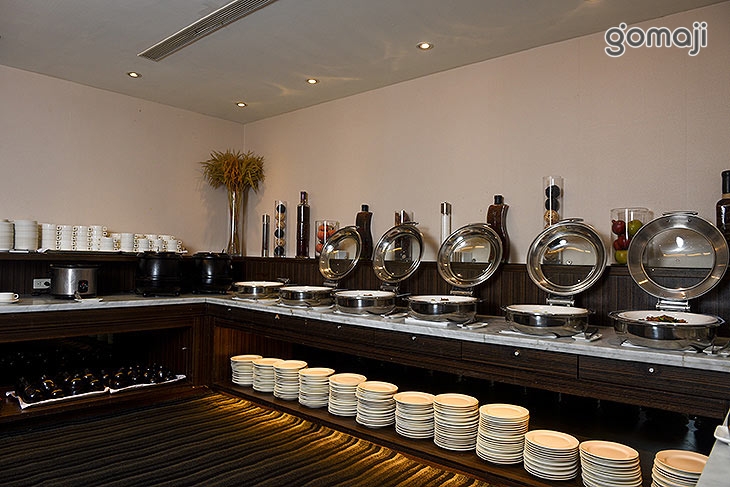 午餐自助百匯吃到飽