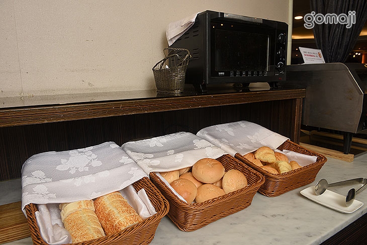 午餐自助百匯吃到飽