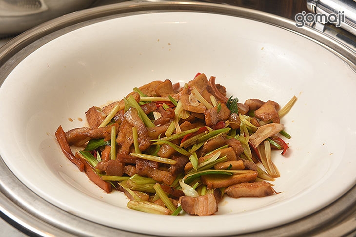 午餐自助百匯吃到飽