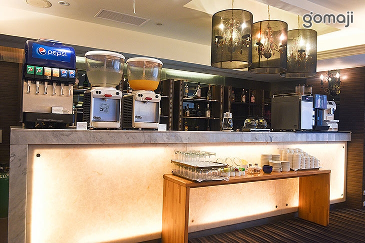  午餐自助百匯吃到飽 