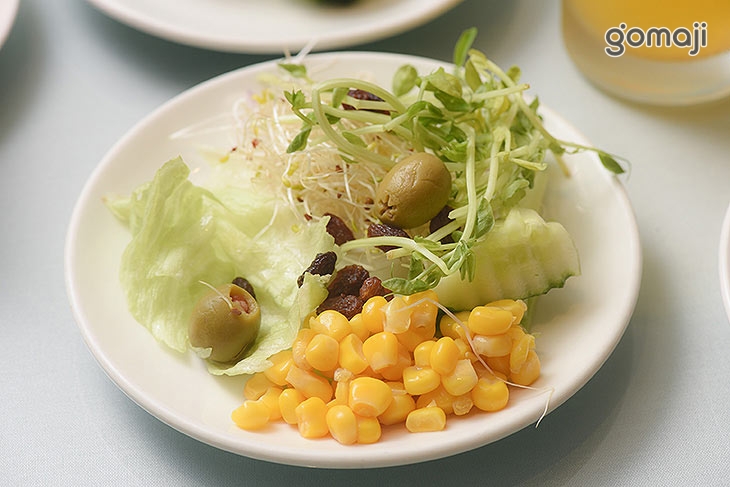 午餐自助百匯吃到飽