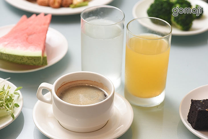 午餐自助百匯吃到飽