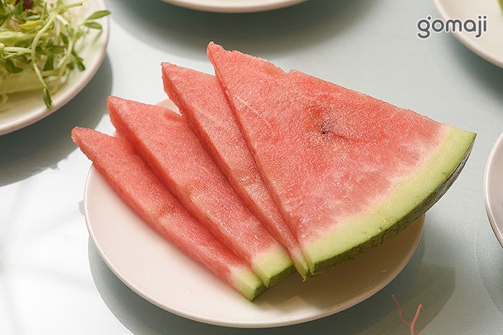 午餐自助百匯吃到飽