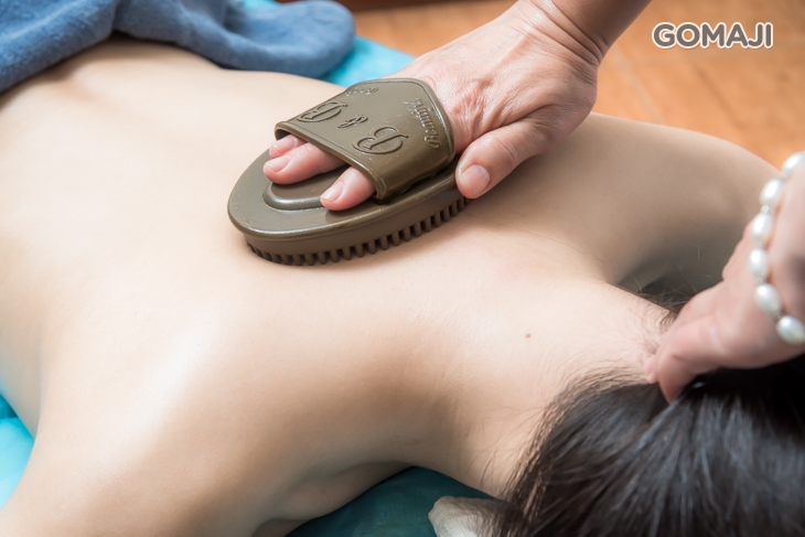 後背雙手臂順氣梳體