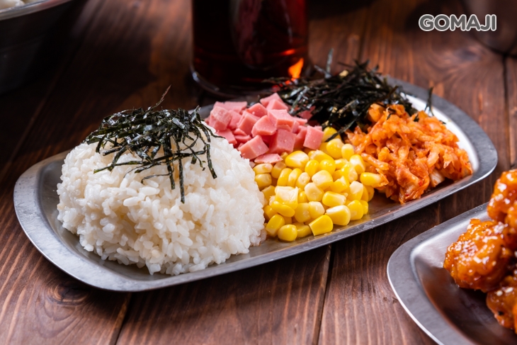 韓式炒飯(火腿丁、玉米、韓國泡菜、海苔）