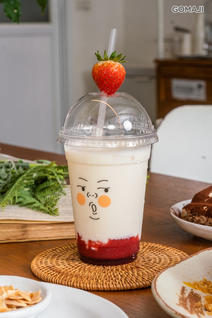 草莓拿鐵