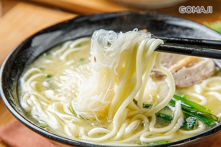 小碗鴨肉(湯)：麵加米粉