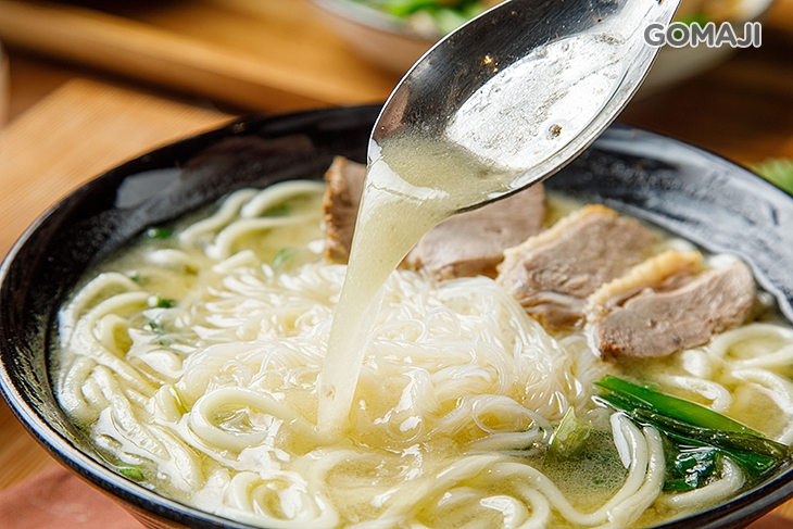 小碗鴨肉(湯)：麵加米粉