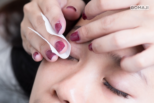 眼周跟真睫毛清潔