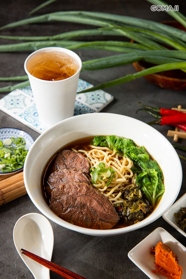 B.千千就愛吃這味　 〈牛腱肉麵/蕃茄牛腱肉麵/牛筋肉二寶麵/牛腱肉二寶麵 四選一 + 蘋果醋一杯〉