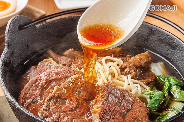 紅燒牛肉麵鑄鐵鍋