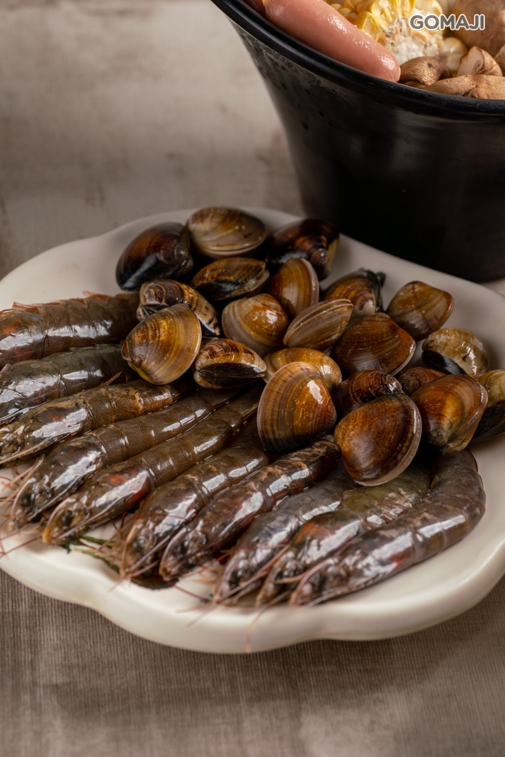 鮮蝦蛤蠣組+冬粉+精緻菜盤一份+飲料吧、冰淇淋、白飯吃到飽