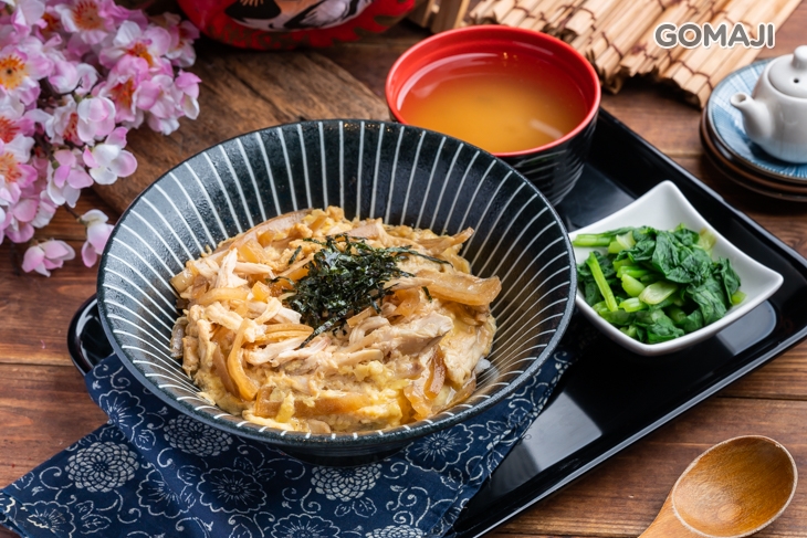  雞肉親子丼飯