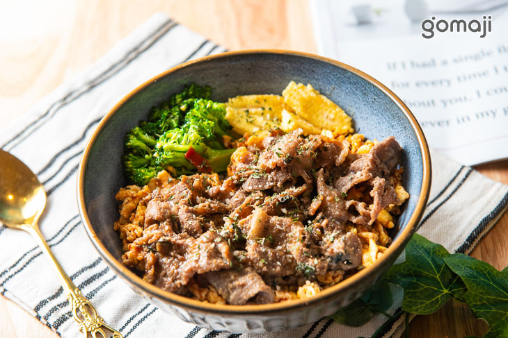 薑燒豬肉辣蛋飯