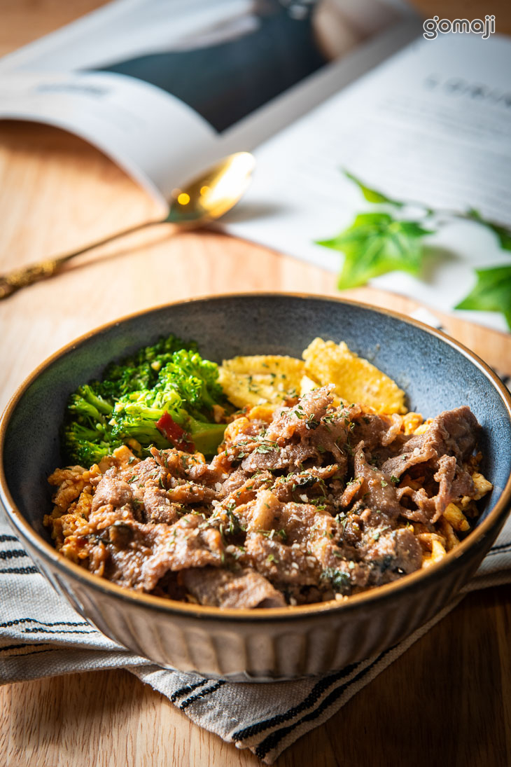 薑燒豬肉辣蛋飯