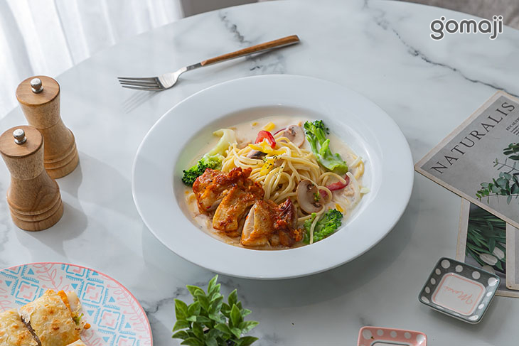 奶油雞腿義大利麵