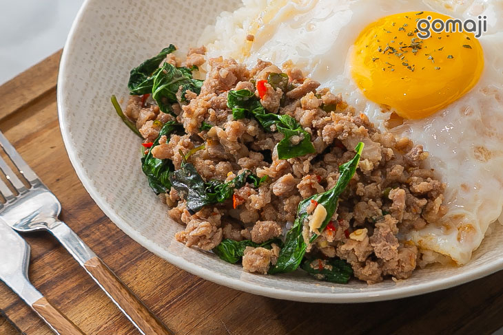 歐浮招牌打拋豬飯