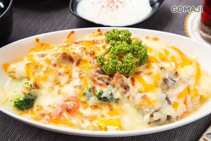 白醬牛肉焗烤飯