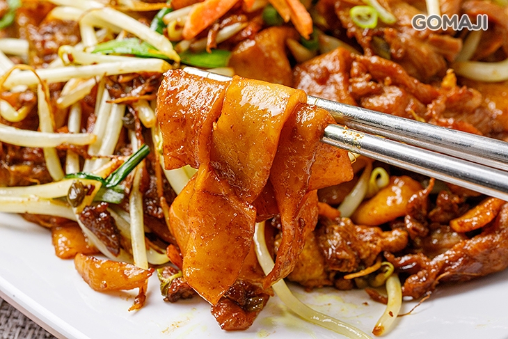 泰式街邊豬肉炒粿條