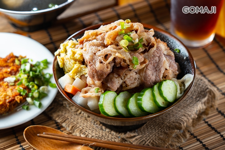 火焰牛五花丼飯(M) 