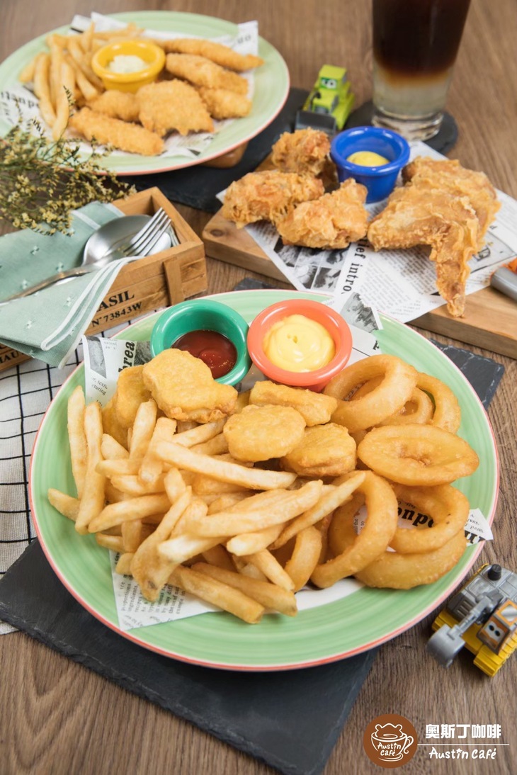 美式拼盤 (楔型薯條+雞米花+洋蔥圈+起士條)