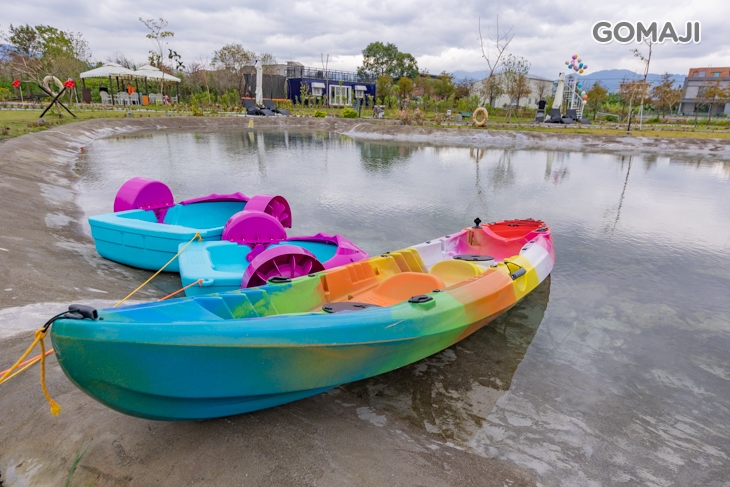 天鵝湖戲水池及獨木舟、手搖船體驗