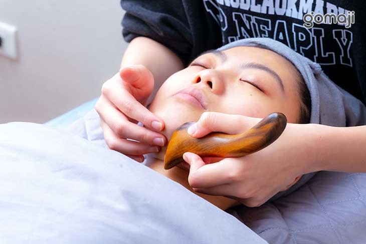 臉部獨特手法彈撥鬆筋(搭配神經醯胺保濕修護、雙層微脂囊精華油)