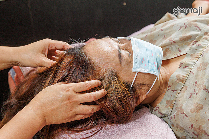 頭肩頸放鬆按摩