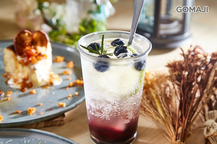 葡萄莓果氣泡飲