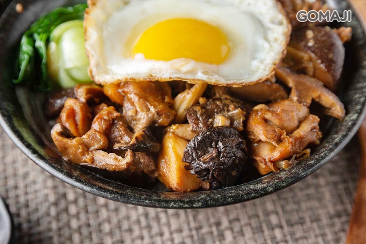 北菇滑雞飯