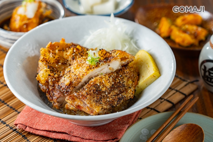脆皮雞腿丼