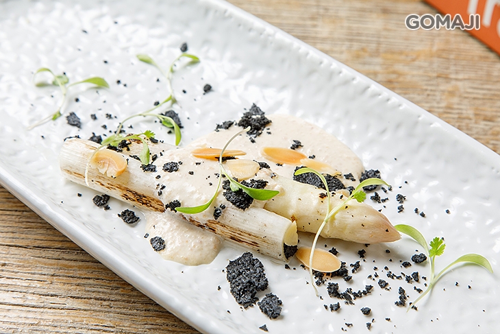 油封白蘆筍(康堤起司、杏仁、薄荷)