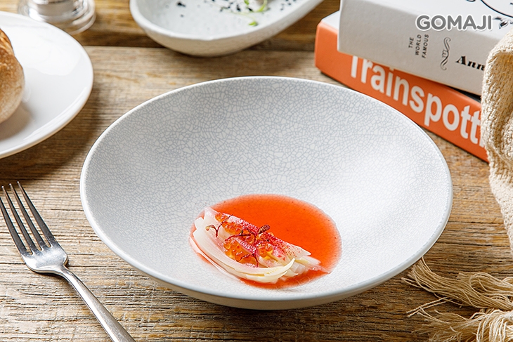 牛奶煮白蘆筍(鱒魚卵、草莓、話梅)