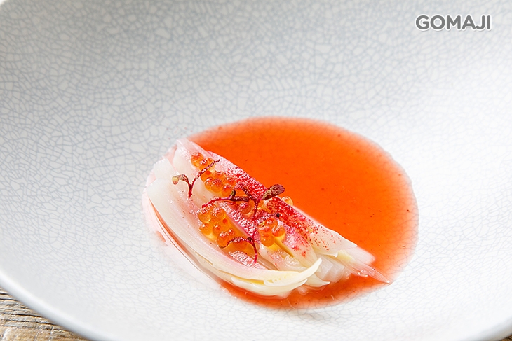 牛奶煮白蘆筍(鱒魚卵、草莓、話梅)