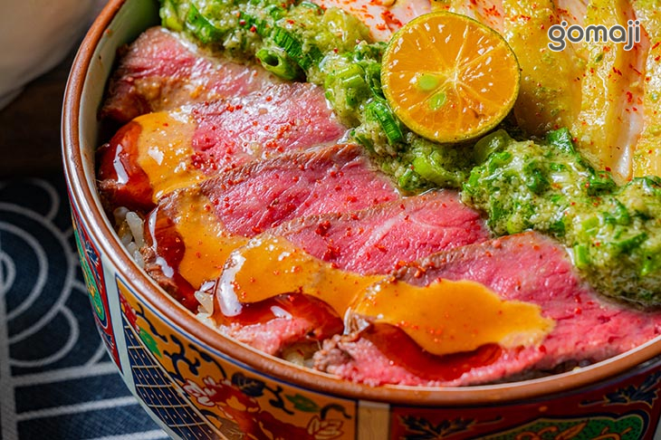 和牛溫體嫩雞雙拼丼